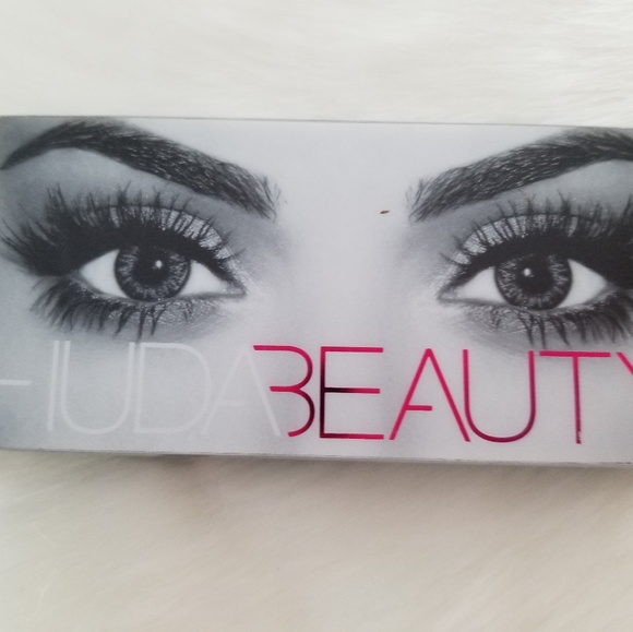 Eyelashes - Picture 3 of 4